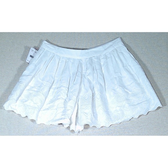 New‎ Free People Pleated White Lacy Shorts Size 12 - Picture 3 of 11